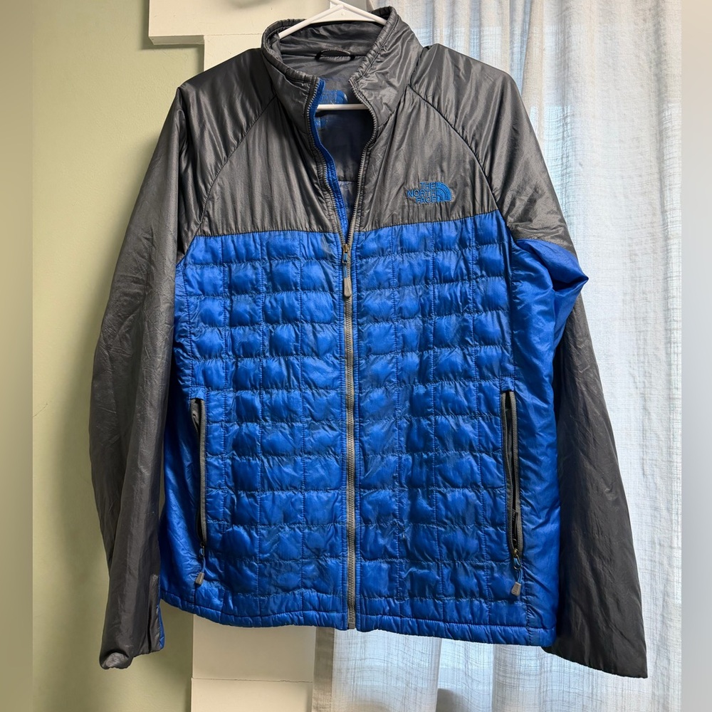 The North Face Men's Blue and Gray Puffer Jacket